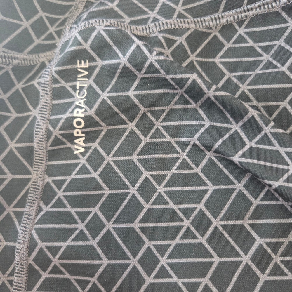 MISSION VaporActive System Mid-Rise Capri Leggings Color Moonless Night Geo Med - Picture 9 of 9
